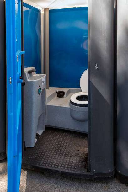 Porta potty delivery and setup in Dash Point, WA